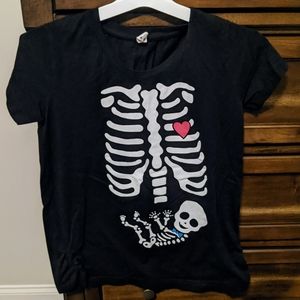 Holiday maternity shirt lot size small